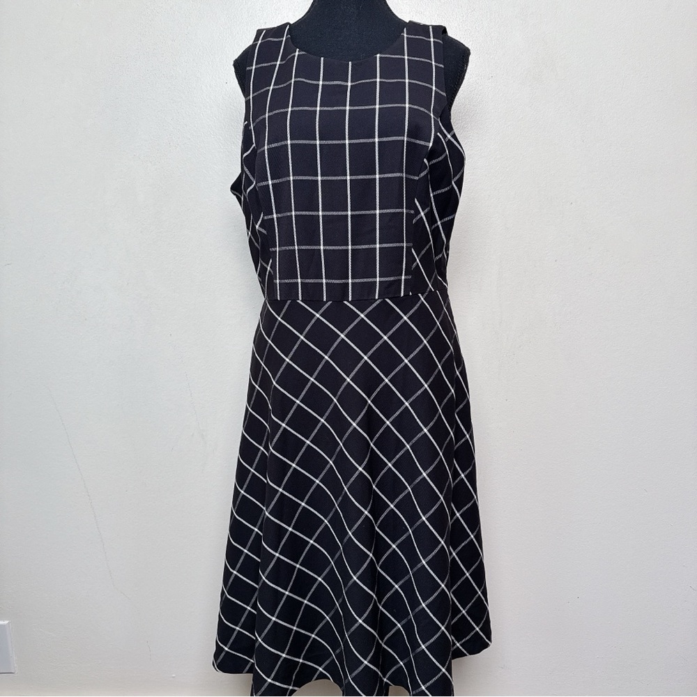 Lord & Taylor Womens 12 Window Pane Sleeveless Fit And Flare Dress